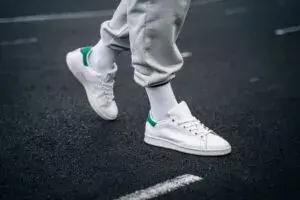 Sneakersy po polsku: Znaczenie, które musisz znać przed zakupem