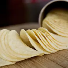 Jak się pisze pringles? Odkryj zasady pisowni tej marki