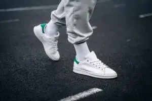 Sneakersy po polsku: Znaczenie, które musisz znać przed zakupem